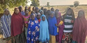 Military hands over rescued schoolgirls to Kebbi governor
